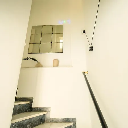 Apartment Kazarnehouse *